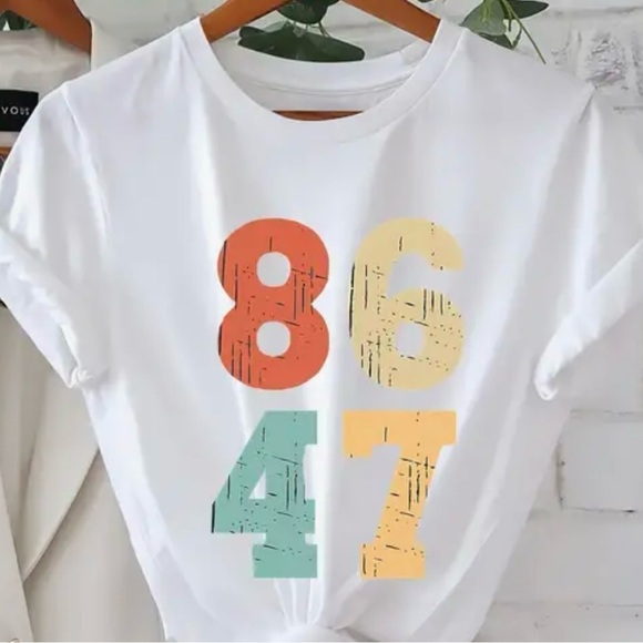 Tops - Colorful Graphic Women's T-Shirt